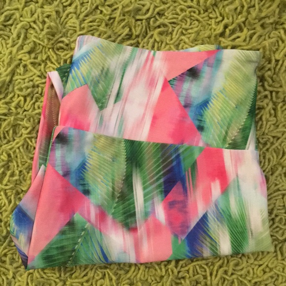 Onzie Capri Diamond Palm Leggings - Picture 5 of 5